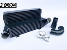 Load image into Gallery viewer, BMW N54 7 Inch Stepped Front Mount Intercooler FMIC - 135i 335i (E82/E90/E92) - Black Bar & Plate, Cast End Tanks, Direct Fit, 800bhp Competition Rated - 510x280x191mm Core, Hoses & Clamps