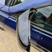 Load image into Gallery viewer, CF Style Gloss Black Replacement Mirror Covers for BMW F10 5 Series LCI F06 F12 F13 6 Series F01 7 Series