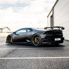 Load image into Gallery viewer, LAMBORGHINI HURACAN LP-610 CARBON FIBRE FULL KIT - CT DESIGN