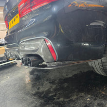 Load image into Gallery viewer, V Style Carbon Fibre Rear Diffuser for BMW G30 G31 5 Series M Sport F90 M5 17-23