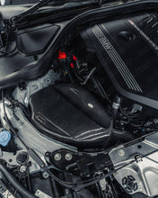 Load image into Gallery viewer, Eventuri Carbon Fibre Cold Air Intake Kit for BMW 3 Series M340i G20 G21 & 4 Series M440i G22 G26 (B58) 2017+