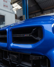 Load image into Gallery viewer, BMW M2 G87 CSL-Style Pre-Preg Carbon Fibre Front Grilles by TRE - 2x2 Twill, OEM Fitment, 2023-2025
