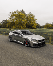 Load image into Gallery viewer, BMW M2 G87 (2023+) TRE TR87 Pre-Preg Carbon Fibre Kidney Grilles – 2x2 Twill, Gloss Black Slats, OEM Fit Front Grille Upgrade
