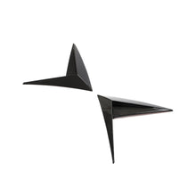 Load image into Gallery viewer, Pre-Preg Carbon Fibre Front Fender Side Vent Covers for Lamborghini Urus 18-21