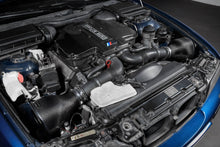 Load image into Gallery viewer, Eventuri Carbon Fibre Intake Plenum Lid for BMW E39 M5 & BMW Z8 (S62 V8) - Direct Replacement Plenum Cover, OEM Airbox Compatible, Induction Sound Upgrade