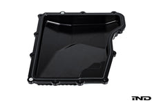 Load image into Gallery viewer, Fall-Line Motorsports Aluminium DCT Hydraulics Cover for BMW – Billet 6061-T6 CNC, Hard-Anodised, Cooling Fins, Viton O-Ring – Fits M2 M3 M4 M5 M6, 135i 335i, Z4 E89