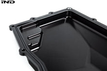 Load image into Gallery viewer, Fall-Line Motorsports Aluminium DCT Hydraulics Cover for BMW – Billet 6061-T6 CNC, Hard-Anodised, Cooling Fins, Viton O-Ring – Fits M2 M3 M4 M5 M6, 135i 335i, Z4 E89