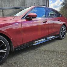 Load image into Gallery viewer, MP Style Gloss Black Side Skirts for BMW G60 5 Series 24-Present