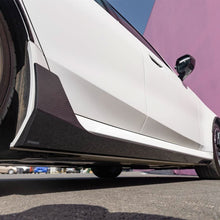 Load image into Gallery viewer, SQ-B Style Pre-Preg Carbon Fibre Side Skirts for BMW G90 G99 M5 2025-Present