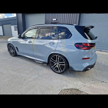 Load image into Gallery viewer, SQ Style Pre-Preg Carbon Fibre Side Skirts for BMW G05 X5 F95 LCI 23-25