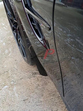 Load image into Gallery viewer, AP Design Carbon Arch Guards/Mud Flaps Front - F80 M3/M4