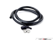 Load image into Gallery viewer, ECS Tuning Exact-Fit Coolant Vent Line / Water Pipe Connecting Hose for BMW E46 M3 (S54 3.2) - Pre-Formed Silicone, Billet Aluminium Fitting - OEM-Style Direct Replacement