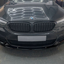 Load image into Gallery viewer, MP Style Gloss Black Front Splitter for BMW G30 G31 5 Series Pre-LCI 17-20
