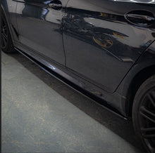 Load image into Gallery viewer, MP Style Gloss Black Side Skirts for BMW G30 G31 5 Series F90 M5 17-Present
