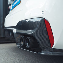 Load image into Gallery viewer, BMW F90 M5 CARBON FIBRE DIFFUSER - 3D STYLE
