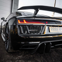 Load image into Gallery viewer, AUDI R8 V10 GEN 2 CARBON FIBRE REAR SIDE GRILLES
