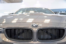 Load image into Gallery viewer, BMW M3/M4 (F80 F82 F83) CARBON FIBRE GRILLES
