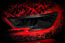 Load image into Gallery viewer, Eventuri Carbon Fibre Headlamp Duct - Audi RS3 Gen 2 (8V)
