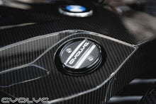 Load image into Gallery viewer, Evolve Performance Billet Oil Filler Cap for BMW - CNC Machined T-6061 Aluminium, Black Anodised with Titanium Centre - High Grip - Fits N54 N55 S55 B58 Engines - OE Ref 11128655331
