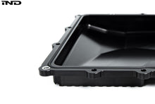 Load image into Gallery viewer, Fall-Line Motorsports Aluminium DCT Hydraulics Cover for BMW – Billet 6061-T6 CNC, Hard-Anodised, Cooling Fins, Viton O-Ring – Fits M2 M3 M4 M5 M6, 135i 335i, Z4 E89
