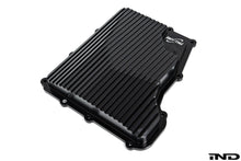 Load image into Gallery viewer, Fall-Line Motorsports Aluminium DCT Hydraulics Cover for BMW – Billet 6061-T6 CNC, Hard-Anodised, Cooling Fins, Viton O-Ring – Fits M2 M3 M4 M5 M6, 135i 335i, Z4 E89
