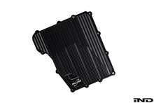 Load image into Gallery viewer, Fall-Line Motorsports Aluminium DCT Hydraulics Cover for BMW – Billet 6061-T6 CNC, Hard-Anodised, Cooling Fins, Viton O-Ring – Fits M2 M3 M4 M5 M6, 135i 335i, Z4 E89
