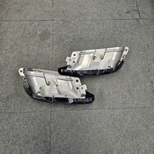Load image into Gallery viewer, Gloss Black Exhaust Tips for BMW G05 LCI X5 23-Present
