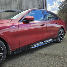 Load image into Gallery viewer, MP Style Gloss Black Side Skirts for BMW G60 5 Series 24-Present
