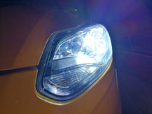 Load image into Gallery viewer, MK3 Focus HID Conversion Kit (Pre-Facelift) | 6000K Ice White | CEUK Enhanced Edition (H7 | 477 | PX26d)
