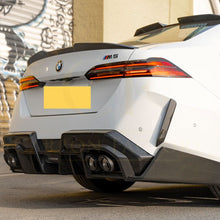 Load image into Gallery viewer, SQ-B Style Pre-Preg Carbon Fibre Rear Diffuser for BMW G90 G99 M5 2025-Present

