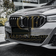 Load image into Gallery viewer, Pre-Preg Carbon Fibre Front Grille for BMW G30 5 Series inc F90 M5 LCI 21-23
