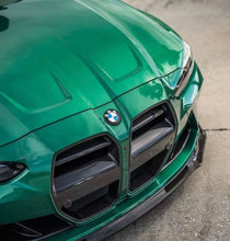 Load image into Gallery viewer, V Style Pre-Preg Carbon Fibre Front Grille for BMW G80 G81 M3 G82 G83 M4 21-25
