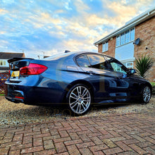 Load image into Gallery viewer, V Style Pre-Preg Carbon Fibre Boot Spoiler for BMW 3 Series F30 F80 Saloon inc M3 13-18
