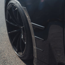 Load image into Gallery viewer, BMW G87 M2 CARBON FIBRE FRONT SIDE FENDER TRIM
