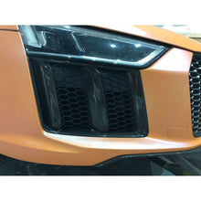 Load image into Gallery viewer, Pre-Preg Carbon Fibre Front Bumper Side Trims for Audi R8 V10 Gen 2 15-19
