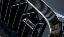 Load image into Gallery viewer, TRE Pre-Preg Carbon Fibre Grille Surround for BMW 5 Series &amp; M5 LCI (2020-2023, G30 G31 F90)
