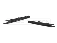 Load image into Gallery viewer, Basic Carbon BMW F80 F82 Pre-Preg Dry Carbon Fender Light Cover (M3 &amp; M4)

