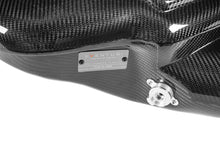 Load image into Gallery viewer, Eventuri Carbon Fibre Intake Plenum for BMW M3 E90 E92 E93 (S65 V8, E9X) - Gloss Carbon
