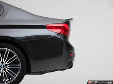 Load image into Gallery viewer, ECS Tuning Carbon Fibre CS Style Performance Rear Boot Lip Spoiler for BMW 5 Series G30 (530e/530i/540i/M550i) &amp; M5 F90 – Real Carbon Fibre Trunk Lip Upgrade
