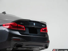 Load image into Gallery viewer, ECS Tuning Carbon Fibre CS Style Performance Rear Boot Lip Spoiler for BMW 5 Series G30 (530e/530i/540i/M550i) &amp; M5 F90 – Real Carbon Fibre Trunk Lip Upgrade
